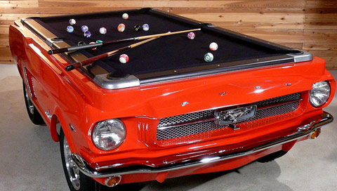 Un billard original en forme de Ford Mustang 1965