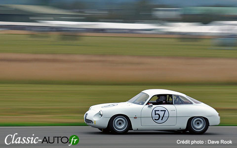 Alfa Romeo SZ de 1960 de Sandra McNeil à Goodwood 2009