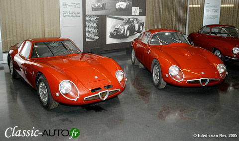 Alfa-Romeo-Giulia-TZ2-&-TZ1 Alfa Romeo TZ2 (à gauche) et TZ1 (à droite)