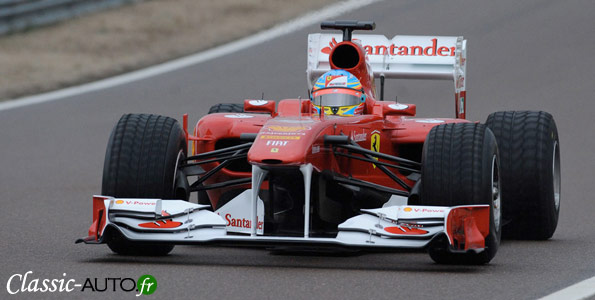 Ferrari F150 th Italia en piste