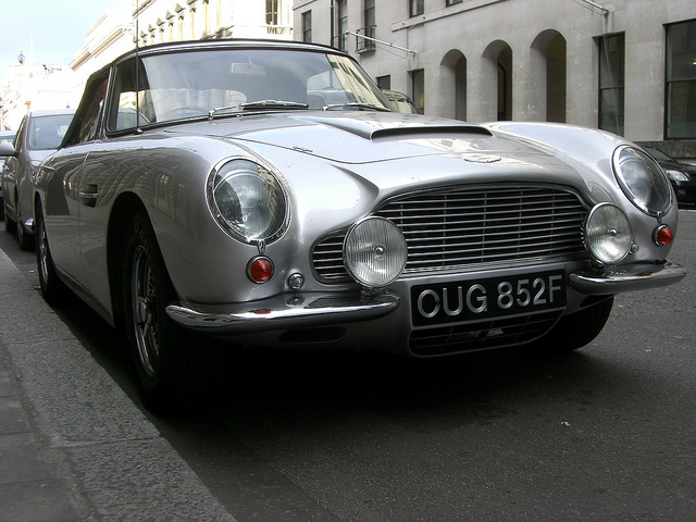 aston_martin_DB5