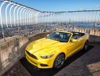 VIDEO. La Ford Mustang en haut de l’Empire State Building