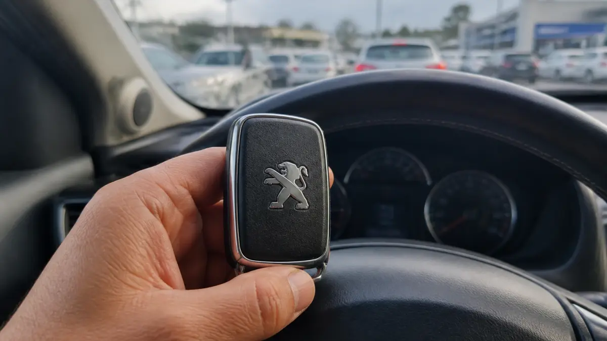 Logos de marques auto : ce que racontent vraiment leurs emblèmes