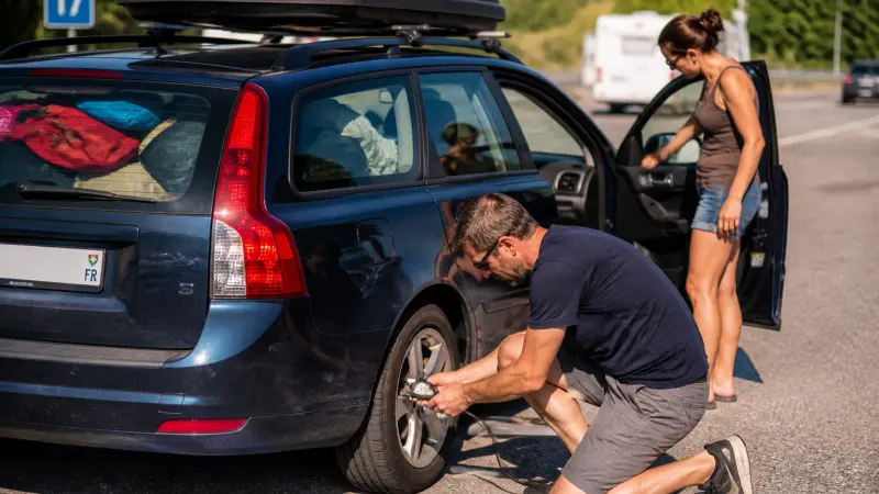 Pression des pneus : les bons réflexes avant autoroute et vacances