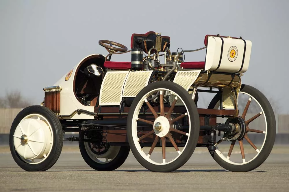 Semper Vivus : la première Porsche hybride créée en 1900