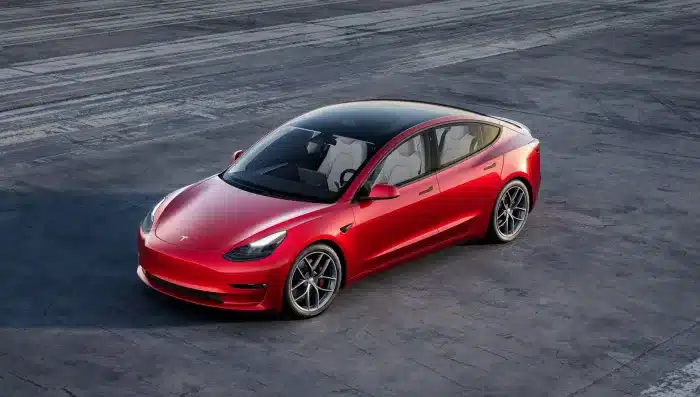 N'achetez pas tout de suite votre nouvelle Tesla ! Les prix vont baisser en France