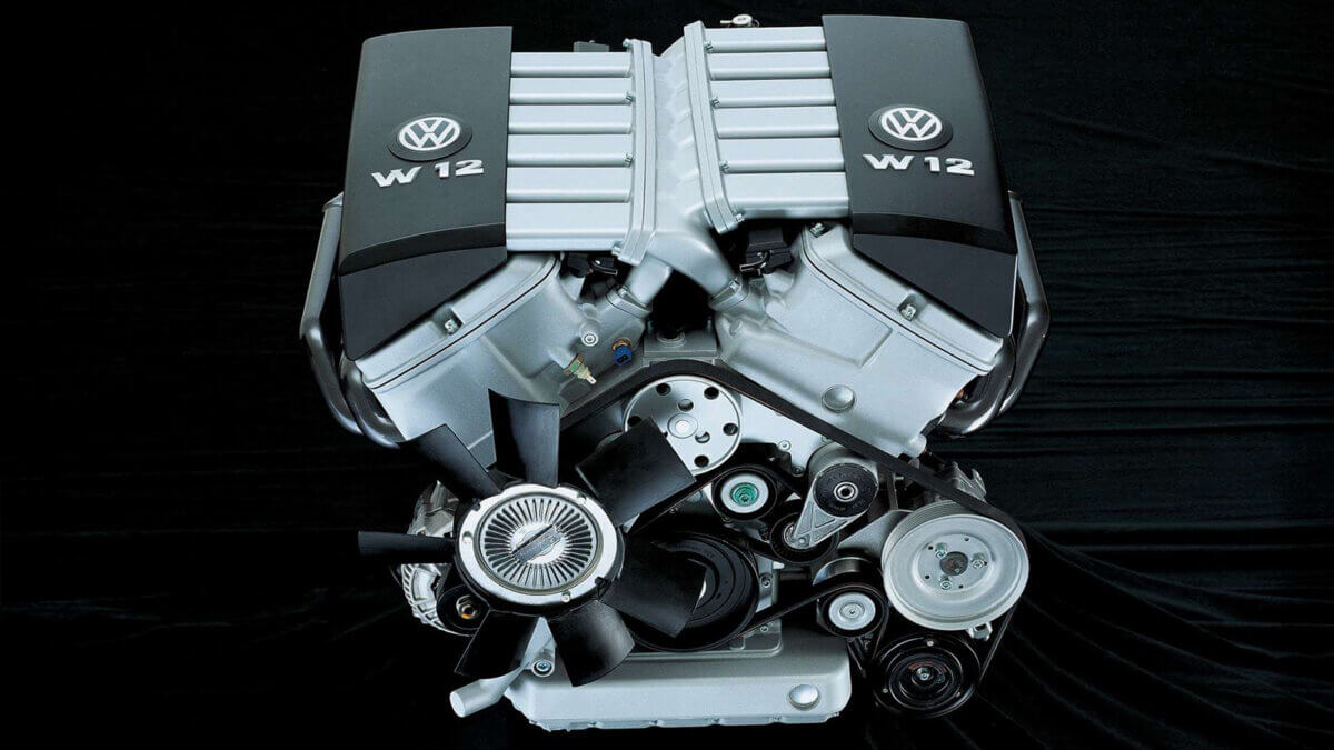 Architecture moteur en W, si noble (et rare- poussée par le groupe VAG
